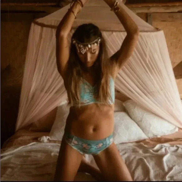 Spell & the Gypsy collective seashell bralette - Picture 1 of 11